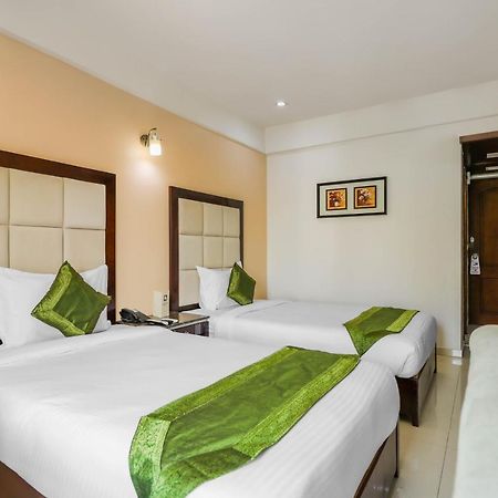 Treebo Trend Hotel Parker Ahmedabad Eksteriør bilde
