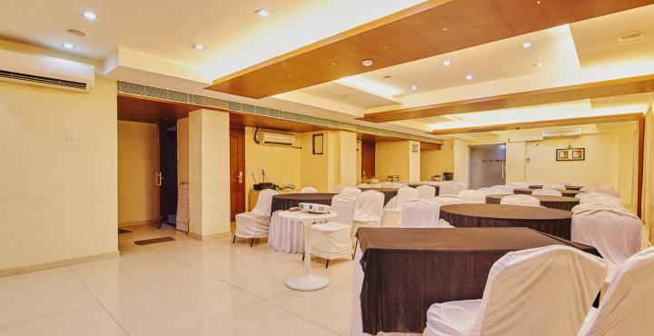 Treebo Trend Hotel Parker Ahmedabad Eksteriør bilde