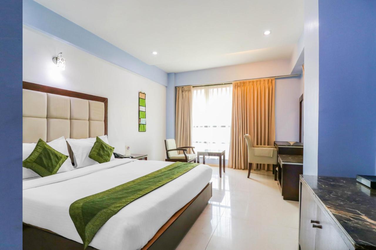 Treebo Trend Hotel Parker Ahmedabad Eksteriør bilde