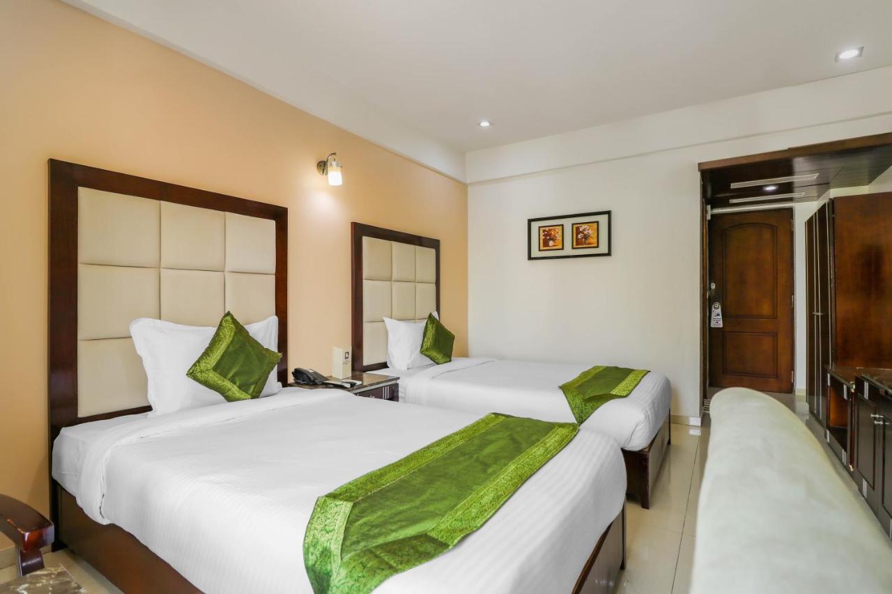 Treebo Trend Hotel Parker Ahmedabad Eksteriør bilde