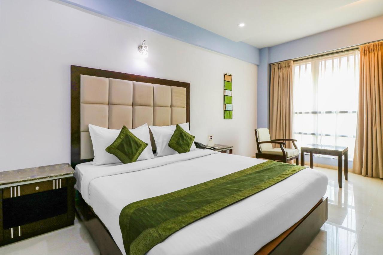 Treebo Trend Hotel Parker Ahmedabad Eksteriør bilde