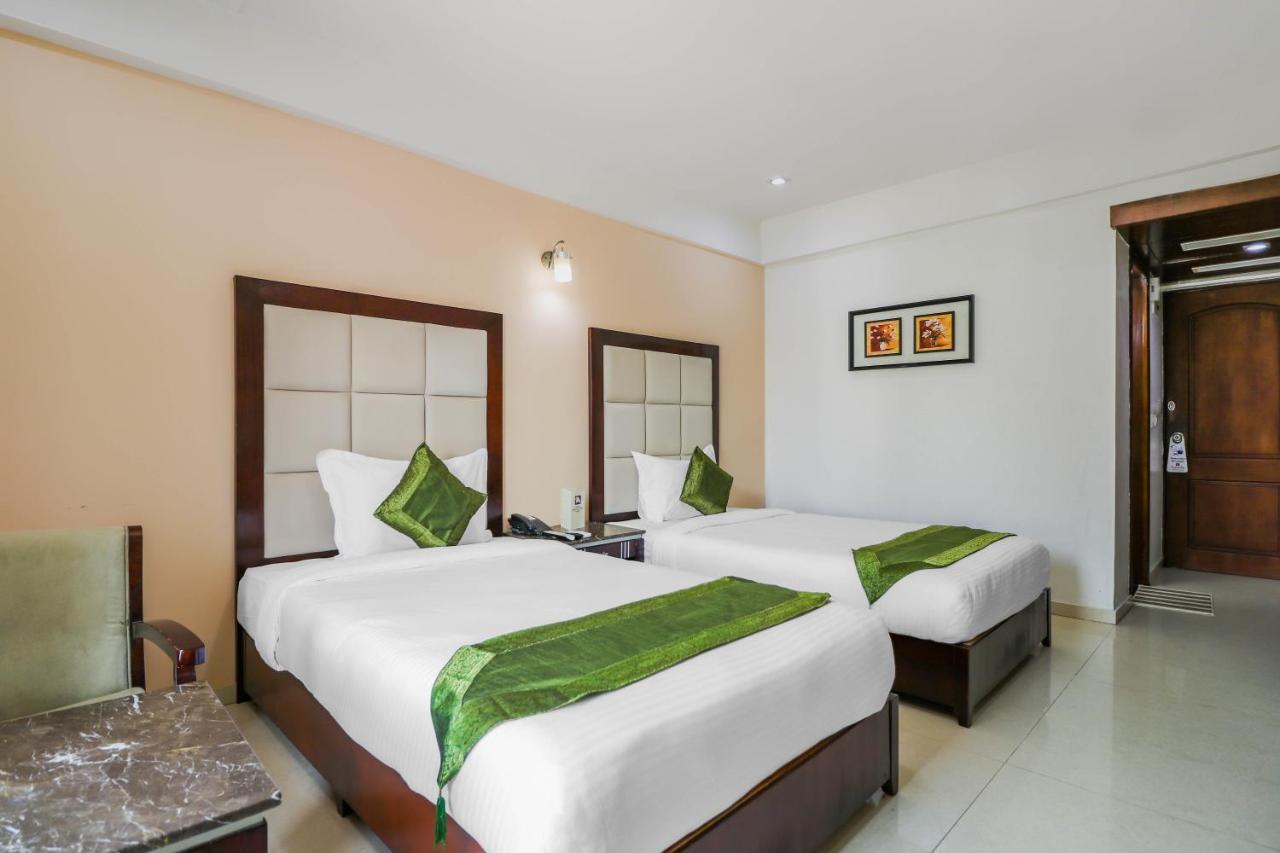 Treebo Trend Hotel Parker Ahmedabad Eksteriør bilde