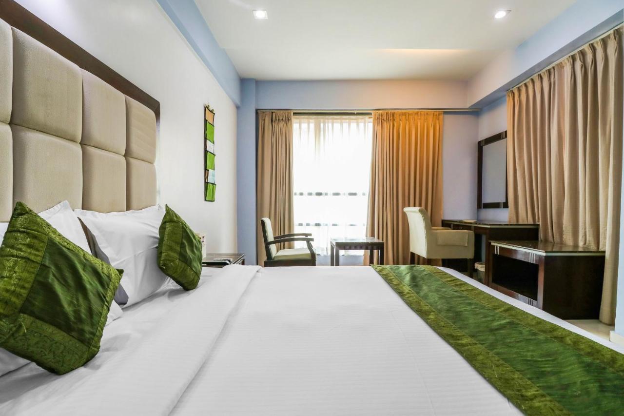 Treebo Trend Hotel Parker Ahmedabad Eksteriør bilde