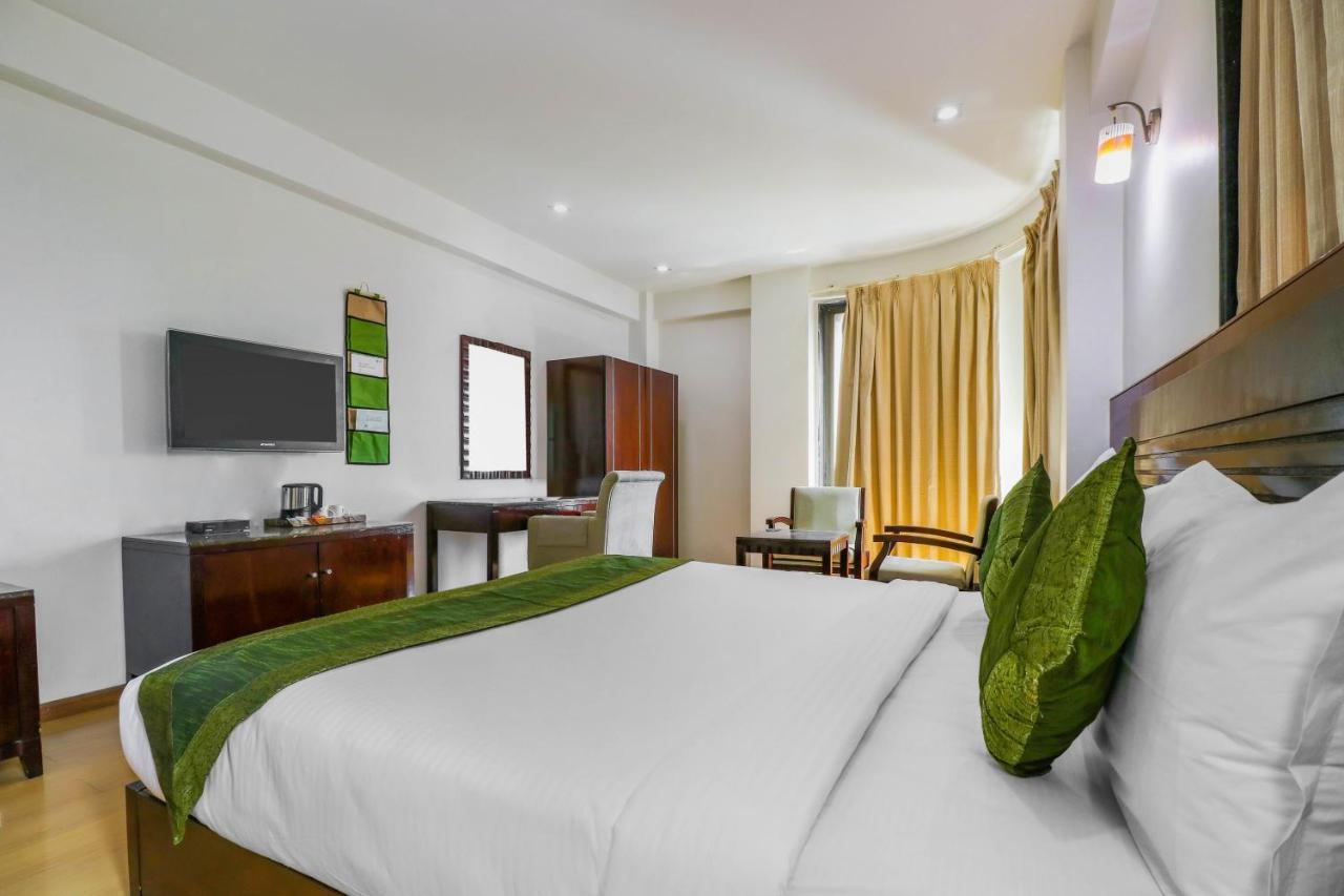 Treebo Trend Hotel Parker Ahmedabad Eksteriør bilde
