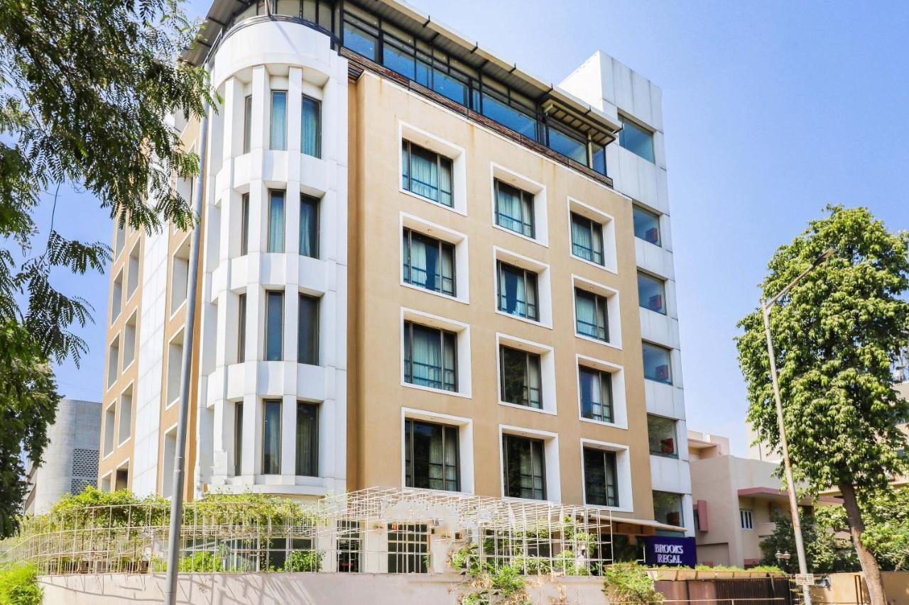 Treebo Trend Hotel Parker Ahmedabad Eksteriør bilde